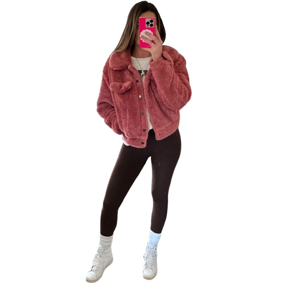 Cropped Faux Fur Fuzzy Coat in Pink - Like New - Size L - Picture 2 of 8